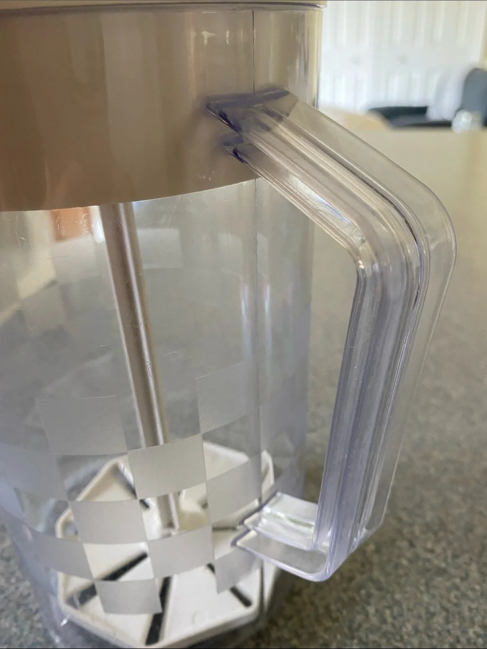 Pampered Chef Clear Plastic Pitcher with a White Infuser - Home Kitchen